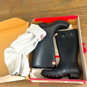 Hunter rain boots with hunter sock inserts perfect condition